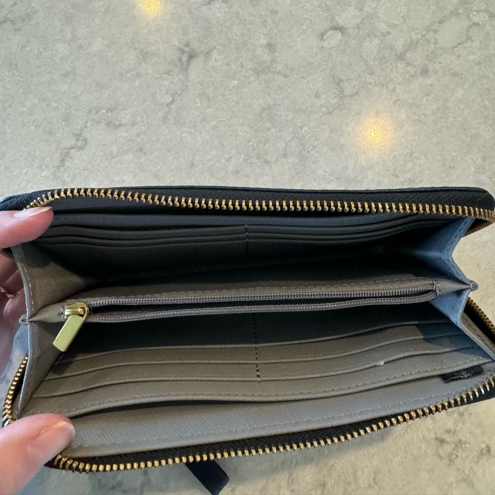 Fossil Wallet- New - image 2